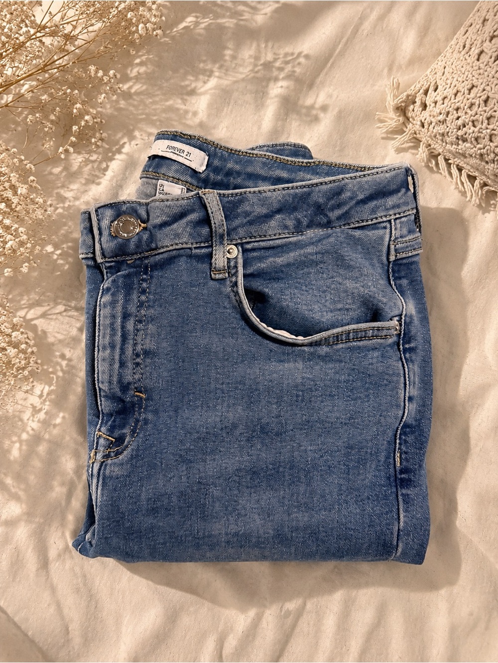 Forever 21 Women's Medium Blue  Jeans